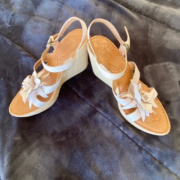 Born Women's Ivory Flower Leather Wedge Ankle Strap Woman Sz. 11 Barbiecore EUC - Picture 2 of 9